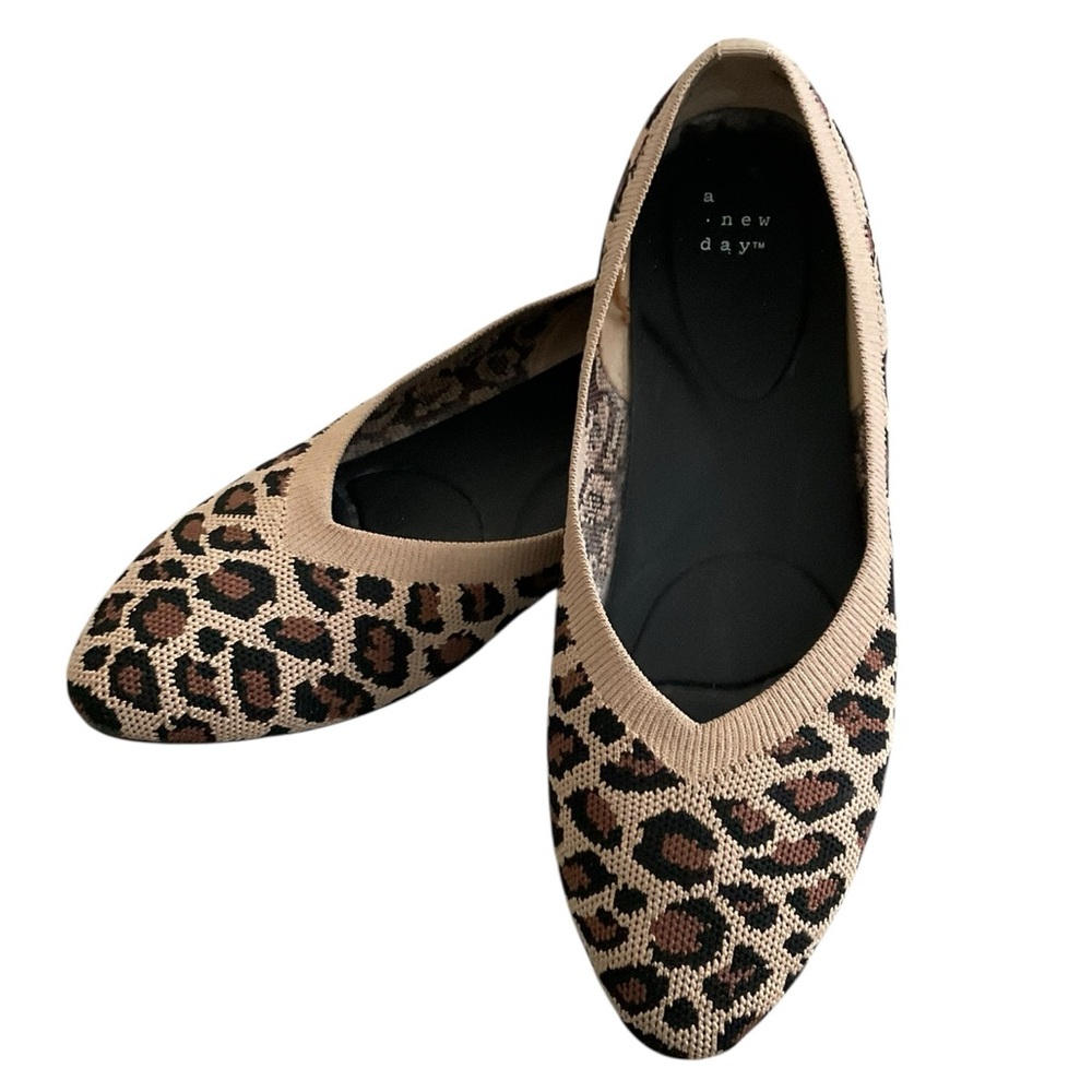 A NEW DAY CLAIRE Women's Light Brown Leopard Knit Washable  Flats Size 9 NWOT